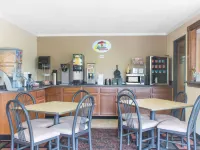 Super 8 by Wyndham Boonville Hotels in Cooper County