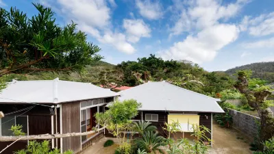 Denpaku Hataori Kobo No Aru Yado <Amamioshima> Hotels in Амамі