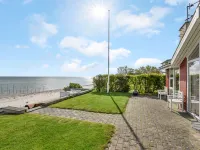"Keti" - 5m from the Sea Hotels in Nyborg