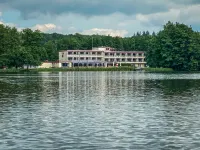 施宛恩霍夫湖景圓環酒店