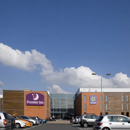 Premier Inn London Heathrow Airport T2 & T3 - Bath Road