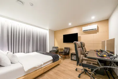 Divine Hotel Hotell i Dong-gu