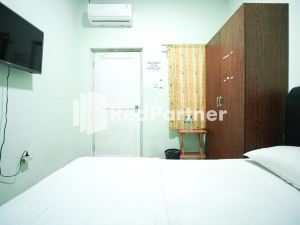 Mahkota Sivali Near Soekarno Hatta Airport Mitra RedDoorz