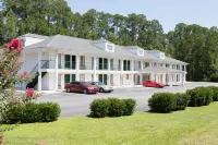 Super 8 by Wyndham Statesboro Hotels near Emit Grove Baptist Church