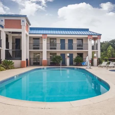 Days Inn by Wyndham Chiefland