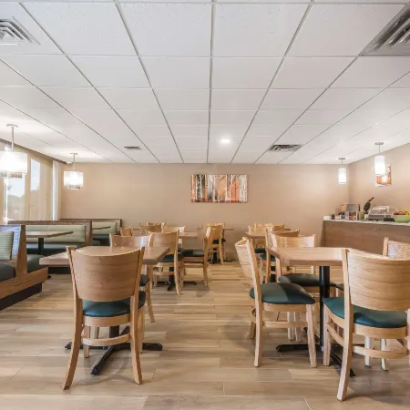 Quality Inn & Suites Downtown