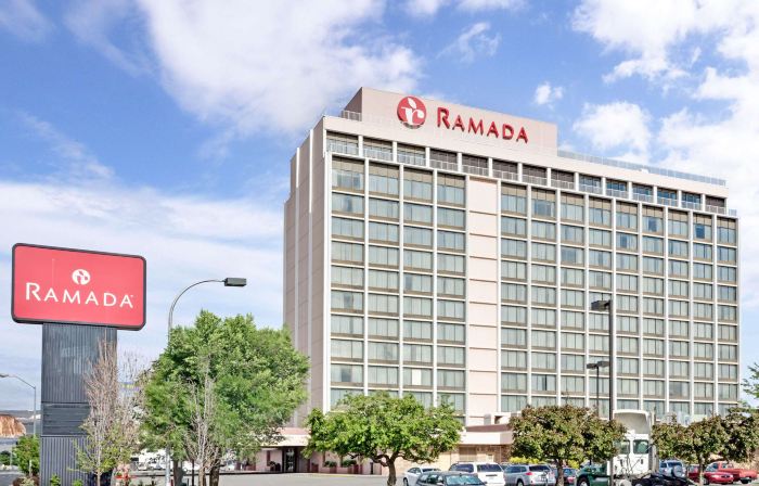 Ramada by Wyndham Reno Hotel & Casino