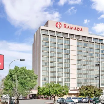 รามาดา โฮเทลแอนด์คาสิโน บายวินด์แฮม รีโน โรงแรมใกล้เซอร์คัส เซอร์คัส