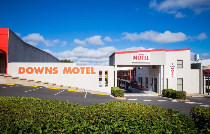 Downs Motel