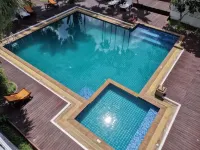 Dee Andaman Hotel タラ パーク周辺のホテル