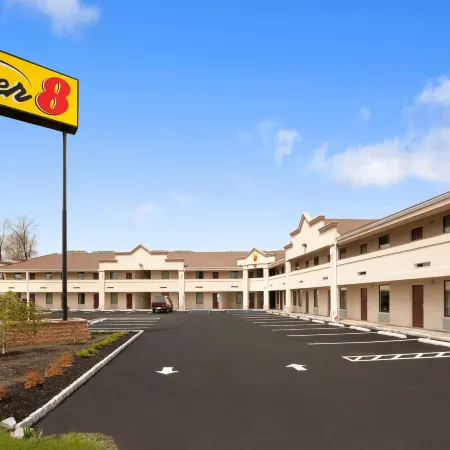 Super 8 by Wyndham Rahway/Newark