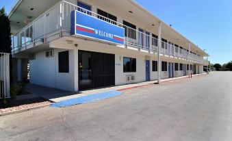 Motel 6 Carlsbad, NM