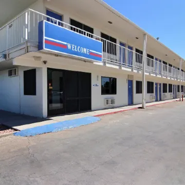 Motel 6 Carlsbad, NM