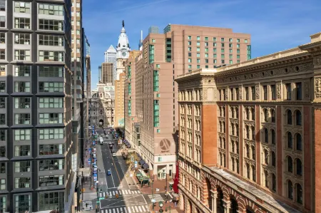 Philadelphia Marriott Downtown Отели рядом с достопримечательностью «Пеннс Ландинг»
