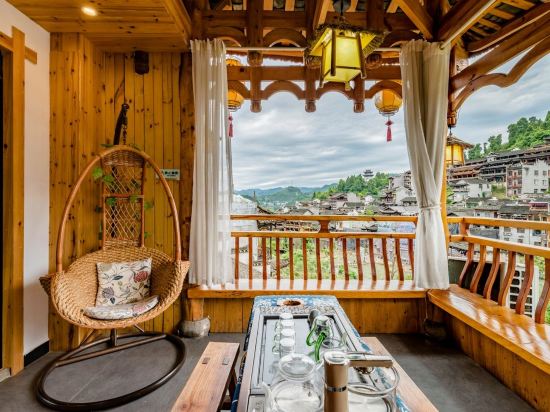 Floral Hotel·Furong Town Qichi Hotel (Cascade Branch)