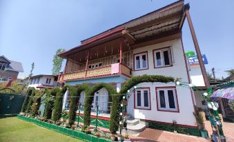Lassa Bhat Guest House