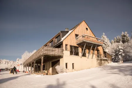 Terre de Sapins - Gîtes Nature Haut de Gamme Avec Sauna au cœur du Lac Blanc Отели в г. Пленфэн