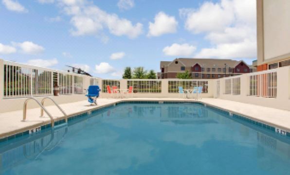 Days Inn & Suites by Wyndham Ridgeland