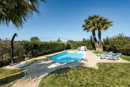 Villa Rodrigues - Private Pool & Comfort in the Algarve Отели в г. Пера