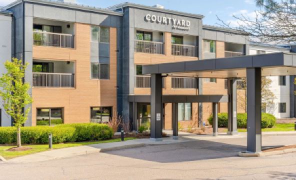 Courtyard Burlington Williston - Housity