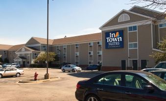InTown Suites Extended Stay Chicago IL - Elk Grove O'Hare