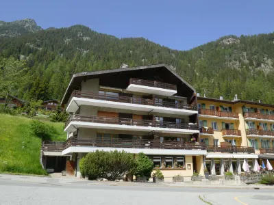 Le Sporting 213 Hotels near Domaine skiable de Champex-Lac
