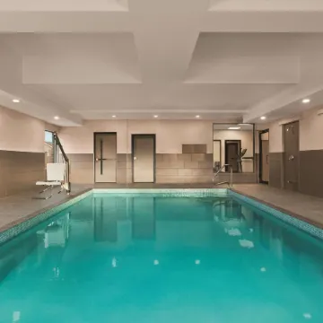 Country Inn & Suites by Radisson, Belleville, on