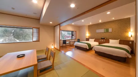 Kurobe Unazukionsen Yamanoha Отели рядом с достопримечательностью «UNATSUKI ONNSEN»