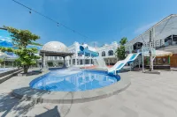 RedDoorz @ Niagara Waterpark Hotels in Jatiluhur