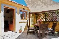 Charming Cottage with 2 Bedrooms in a Seaside Village