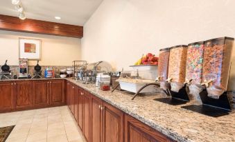 Country Inn & Suites by Radisson, Council Bluffs, IA