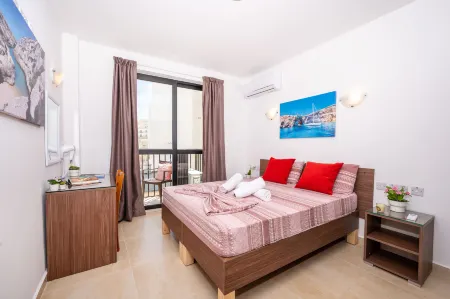 Sea Bliss Apartments with Terrace Close to the Sea Отели рядом с достопримечательностью «Pjazza San Pawl Playground»