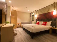 Ibis Hotel (Wuhan Simenkou Yellow Crane Tower Subway Station) Hotels near Hubu Lane