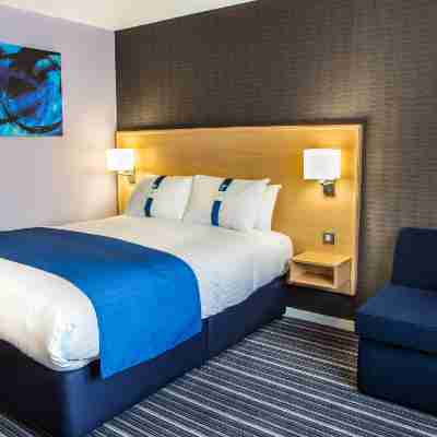 Holiday Inn Express Manchester Airport Rooms