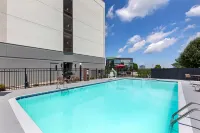 Hyatt Place Louisville East - Pools