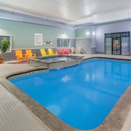 Super 8 by Wyndham Cornwall on