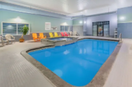 Super 8 by Wyndham Cornwall on