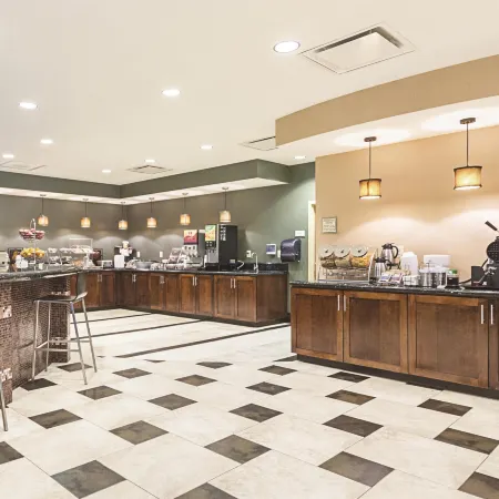 La Quinta Inn & Suites by Wyndham Bel Air/I-95 Exit 77A