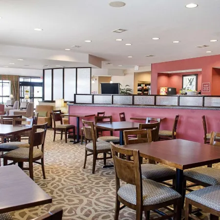 Comfort Suites