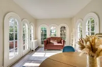 Historic Mamaroneck Guest House - Walk to Harbor!