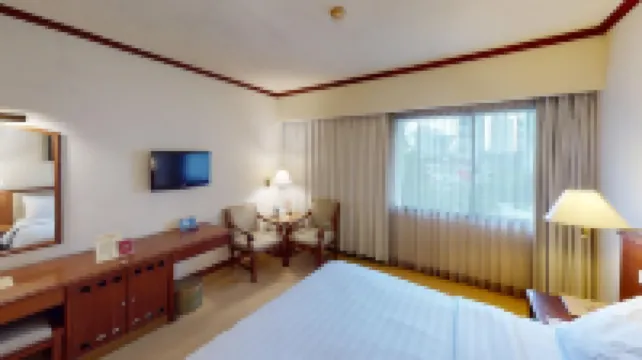 Elmi Hotel Hotels in Genteng