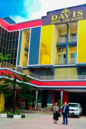 Davis Hotel and Suites