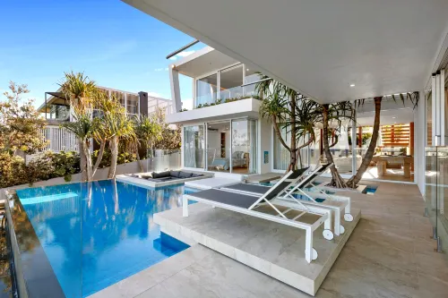 Luxico Beaches at Sunrise (Heated Pool) Hotels in Sunrise Beach