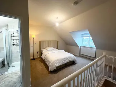 Beautiful 3-bed House in Bradford