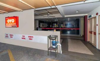 Switz Paradise Hotel - 5 Minute Walk to Centre Point and 10 Minute Walk to Waterfront-