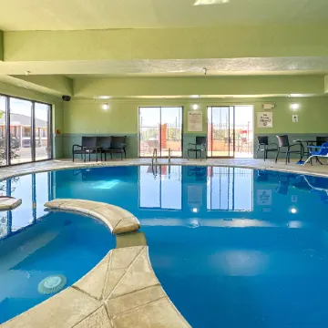 Holiday Inn Express & Suites Ennis by IHG