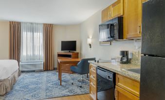 Candlewood Suites Indianapolis East