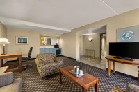 Hotel RL Cleveland Airport West Các khách sạn ở North Olmsted