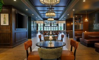 DoubleTree by Hilton Belfast Templepatrick - Housity