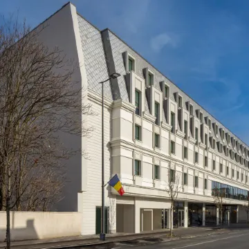 Courtyard Cluj-Napoca Downtown Отели рядом с достопримечательностью «Торговый центр Cluj Iulius Mall»